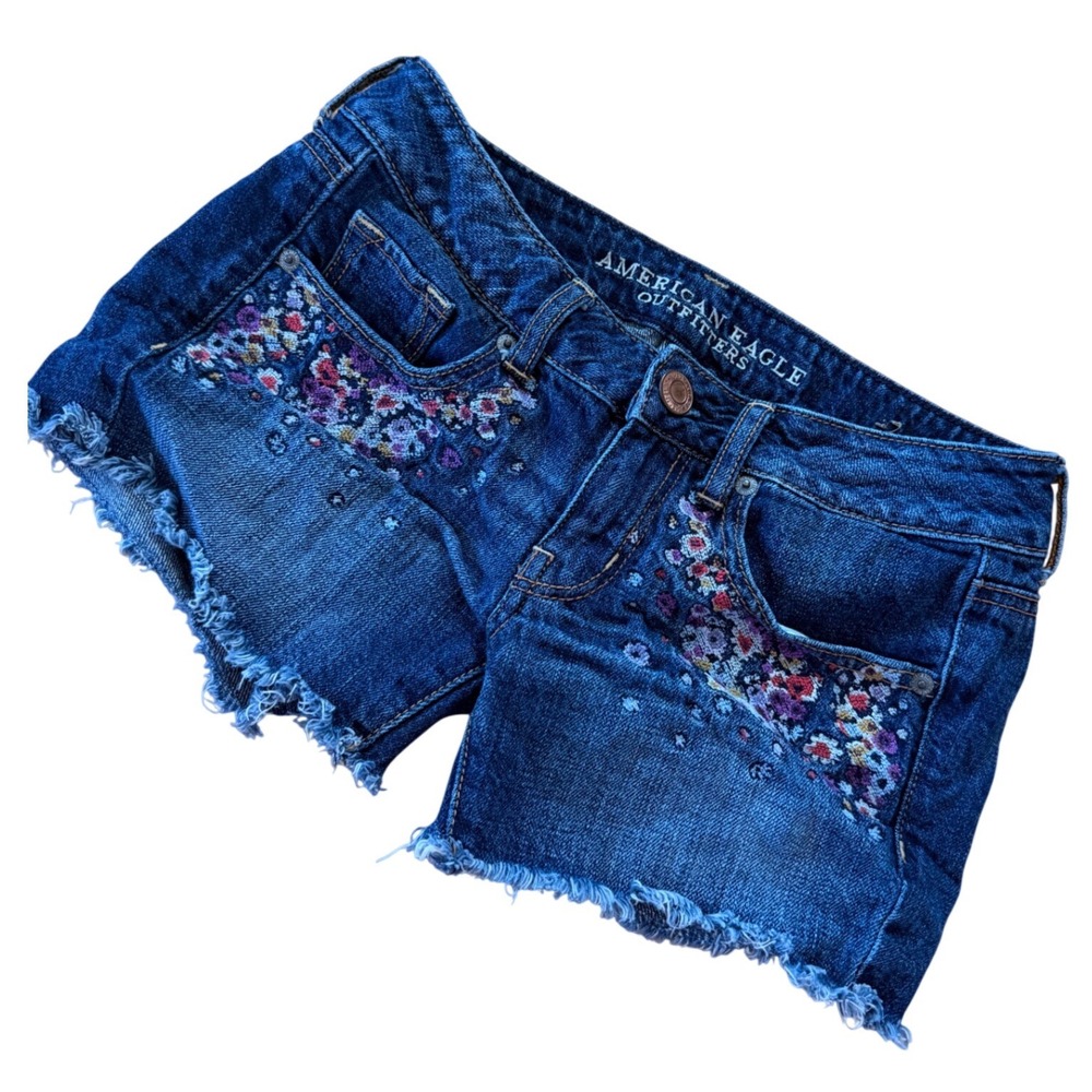 Y2K 2000s style American Eagle‎ Floral Embroidered Denim Shorts